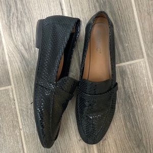 Shiny Black Snakeskin Loafer